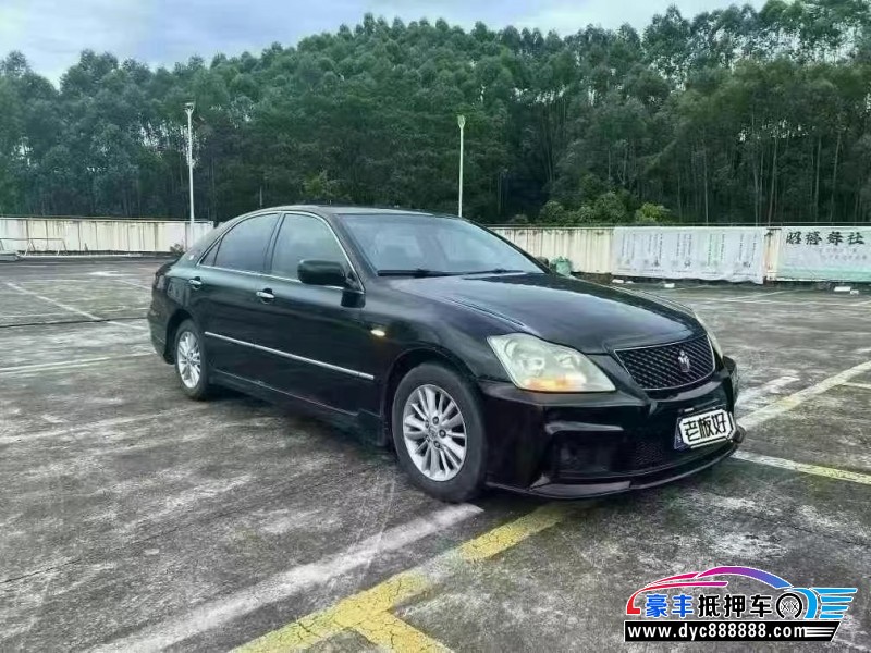 06年丰田皇冠轿车抵押车出售