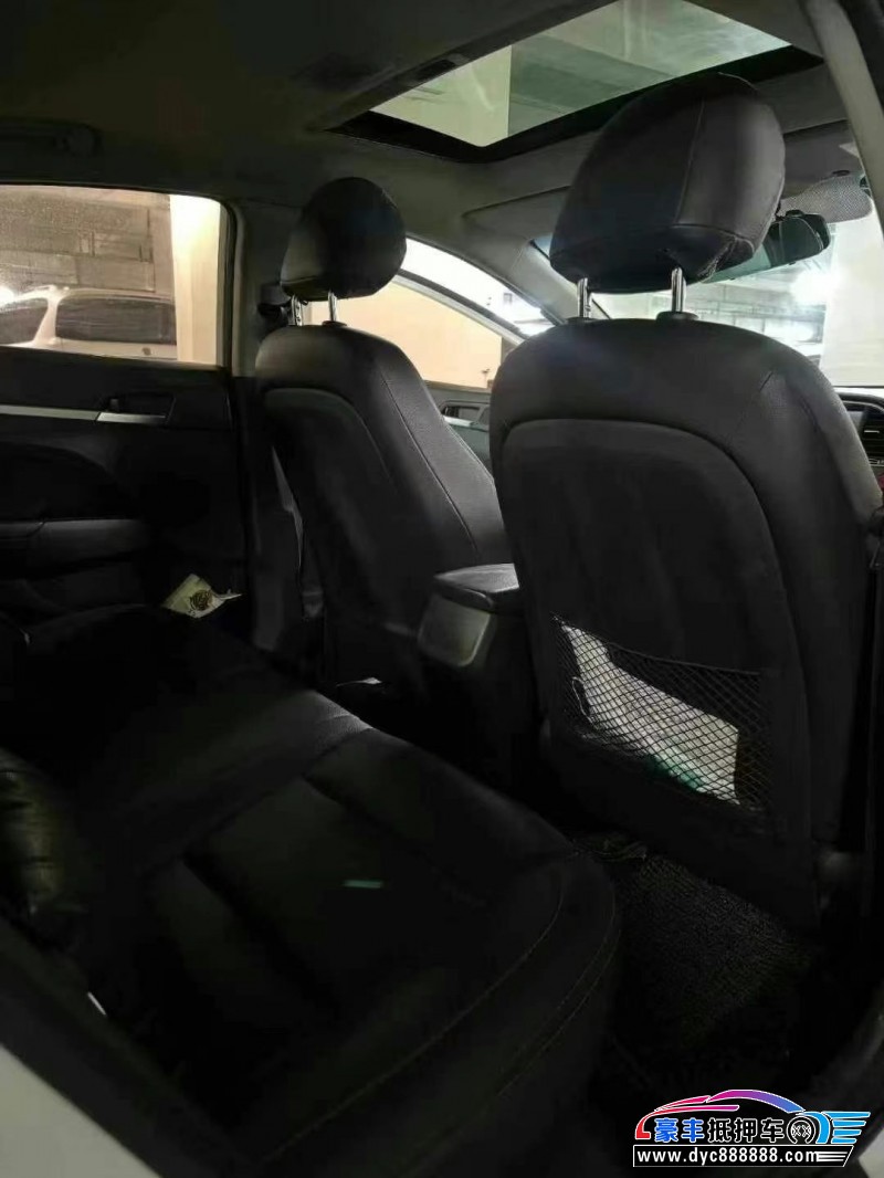 17年现代领动轿车抵押车出售