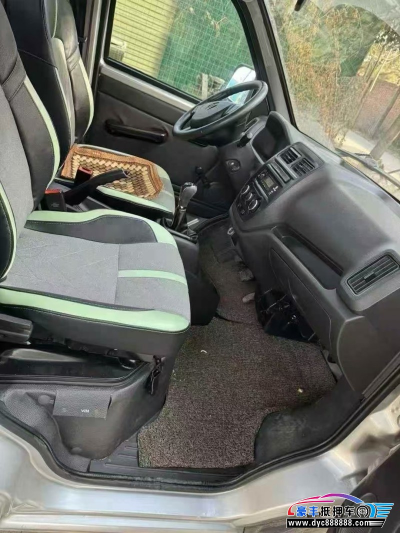 24年福田祥菱轿车抵押车出售