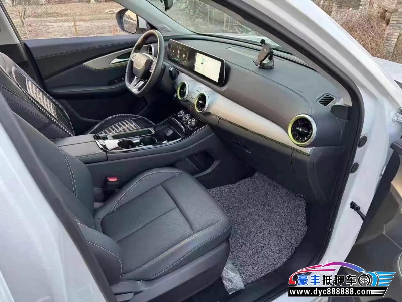 24年东风雷霆轿车抵押车出售