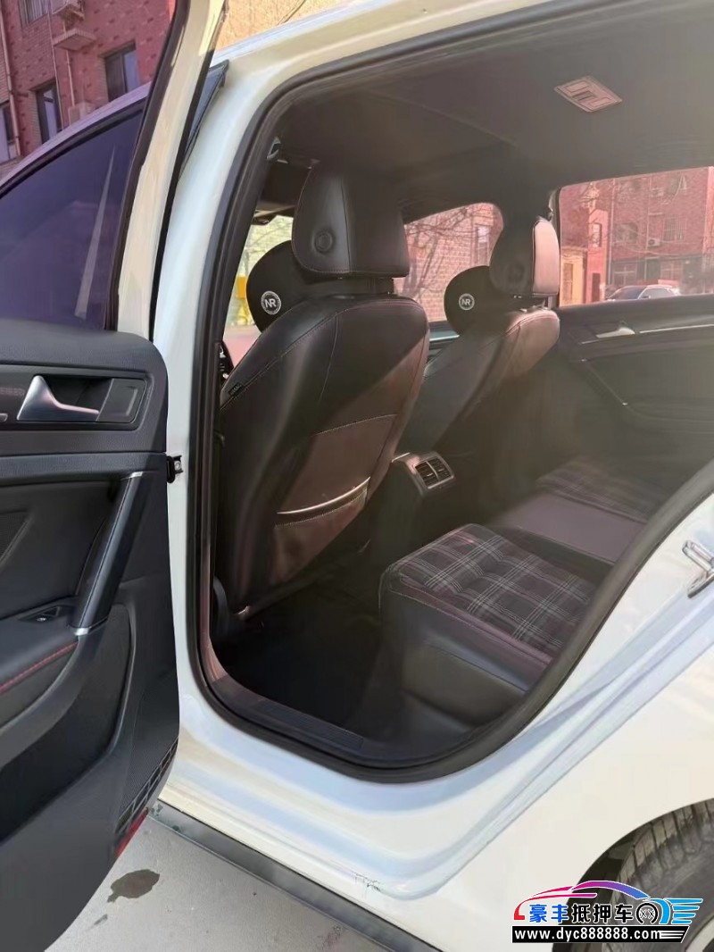 18年大众高尔夫轿车抵押车出售