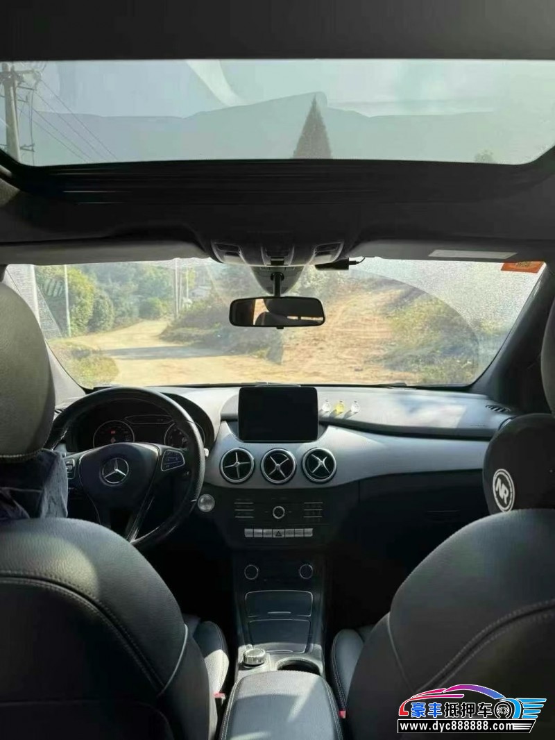 17年奔驰B轿车抵押车出售