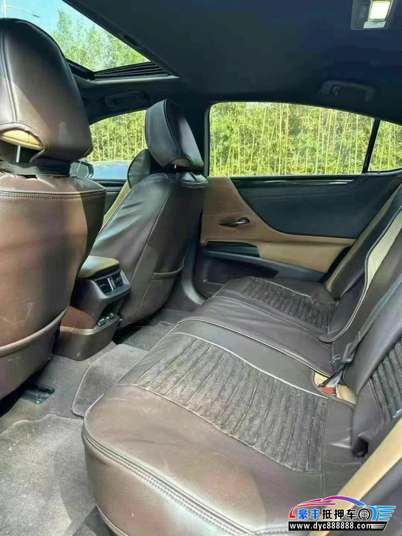 21年雷克萨斯ES轿车抵押车出售