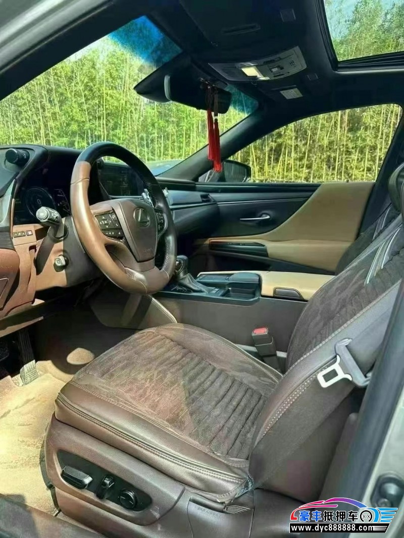 21年雷克萨斯ES轿车抵押车出售