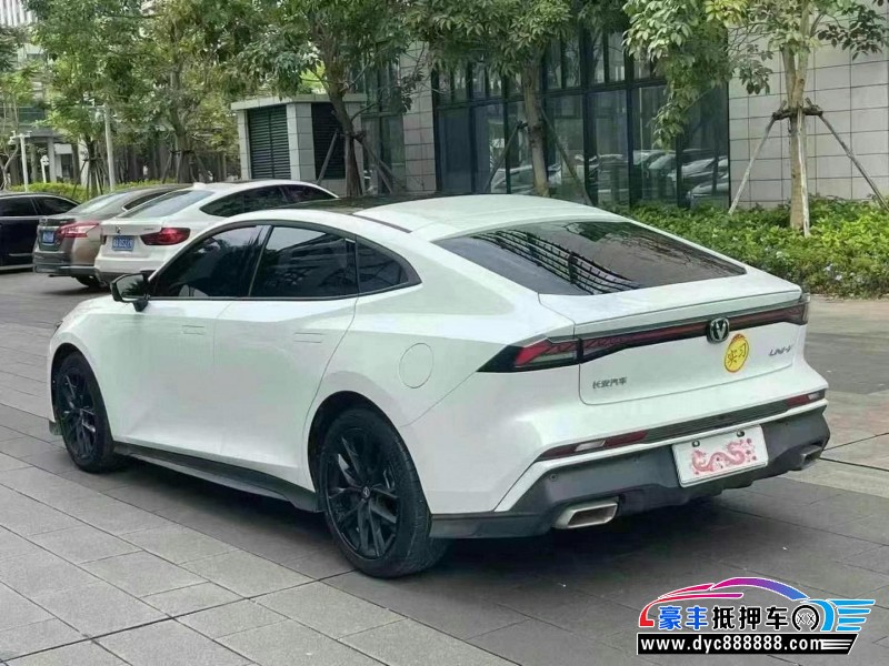 24年长安长安UNI轿车抵押车出售