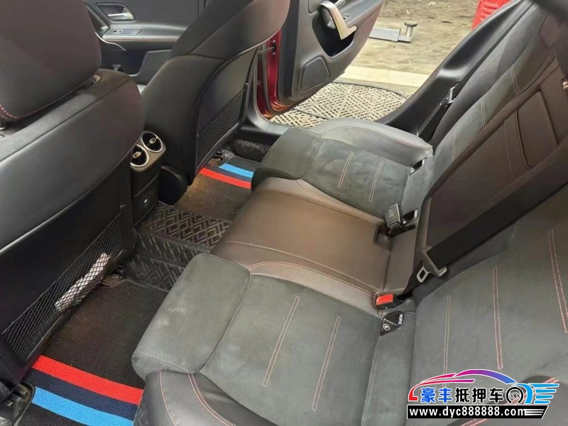 24年奔驰A轿车抵押车出售