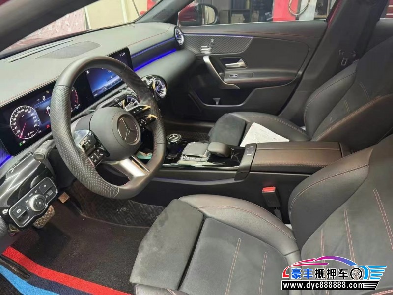 24年奔驰A轿车抵押车出售