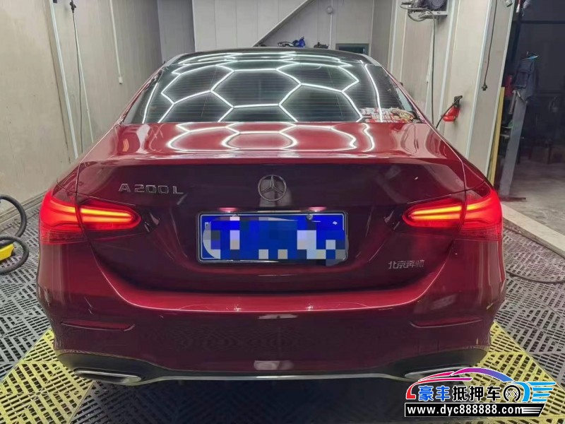 24年奔驰A轿车抵押车出售