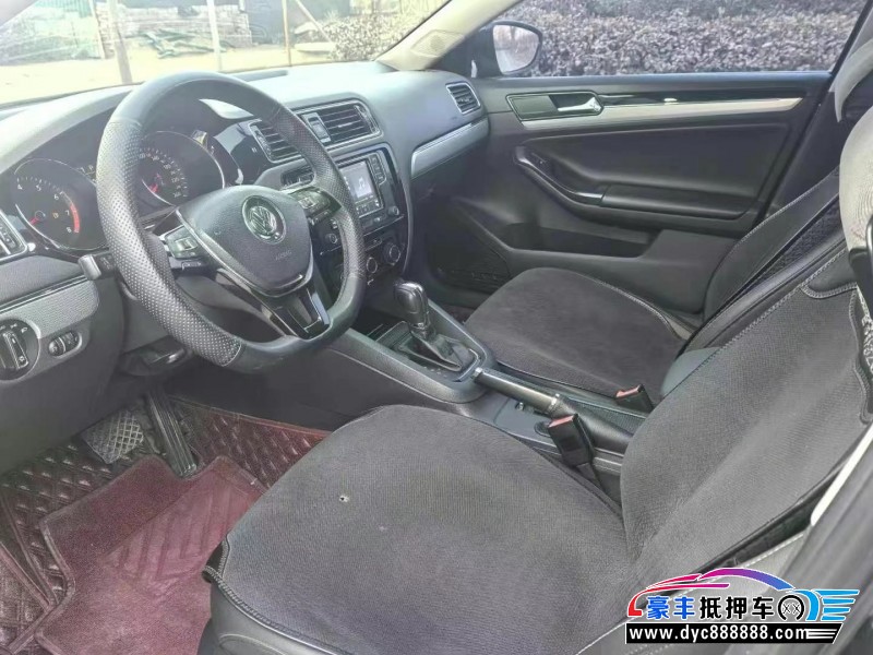 17年大众速腾轿车抵押车出售