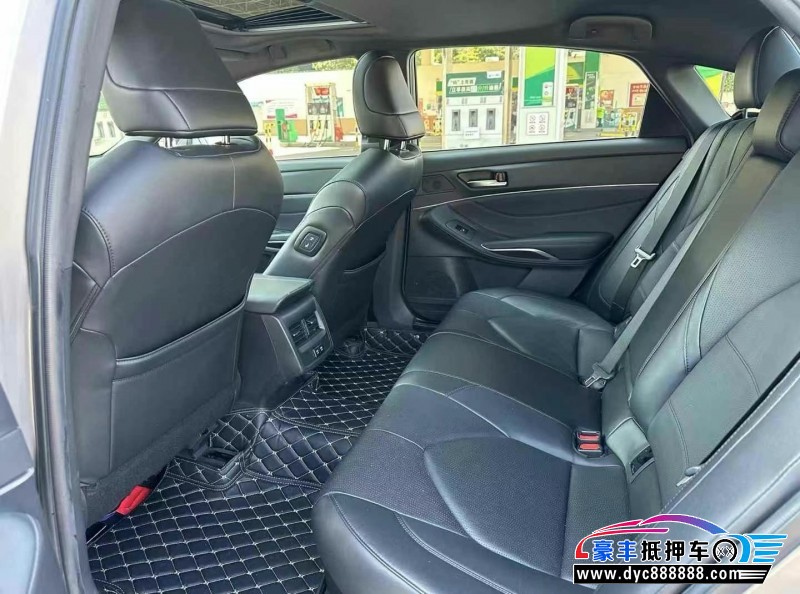 20年丰田亚洲龙轿车抵押车出售