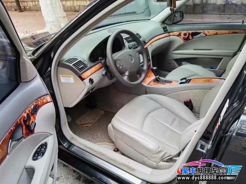 10年奔驰E轿车抵押车出售