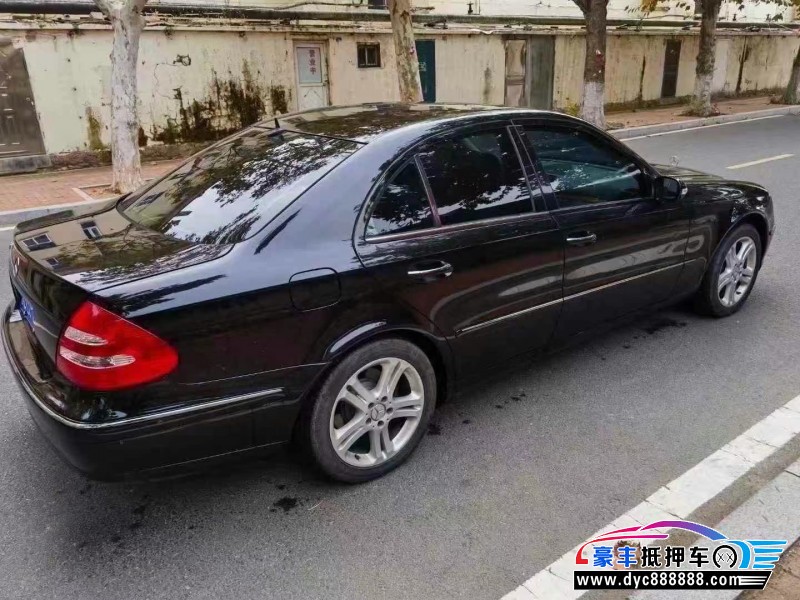 10年奔驰E轿车抵押车出售