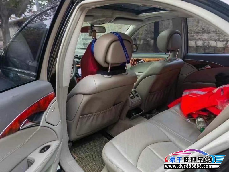 10年奔驰E轿车抵押车出售