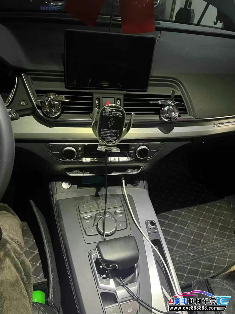 21年奥迪Q5轿车抵押车出售