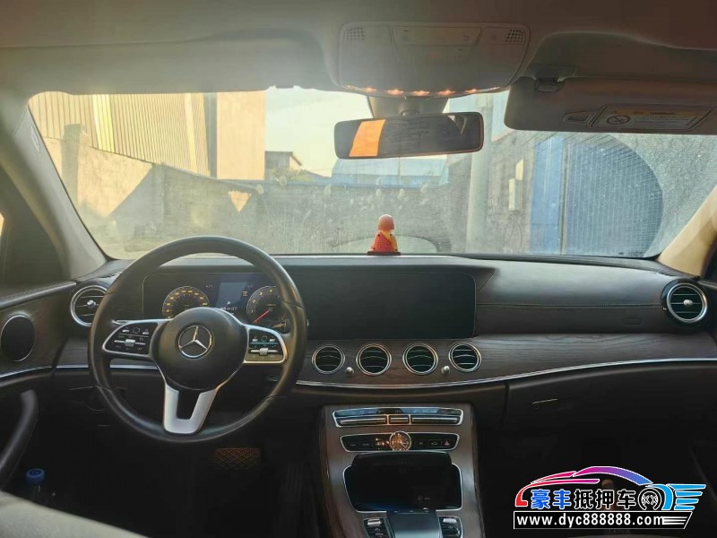 20年奔驰E轿车抵押车出售