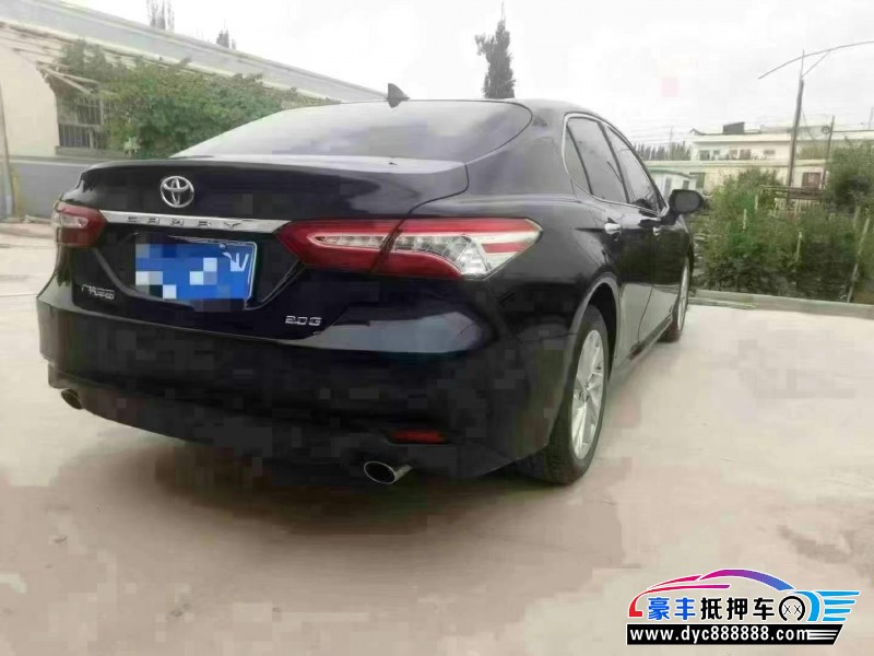 22年丰田凯美瑞轿车抵押车出售