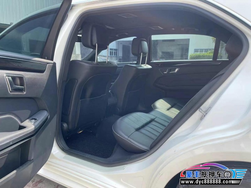 14年奔驰E轿车抵押车出售