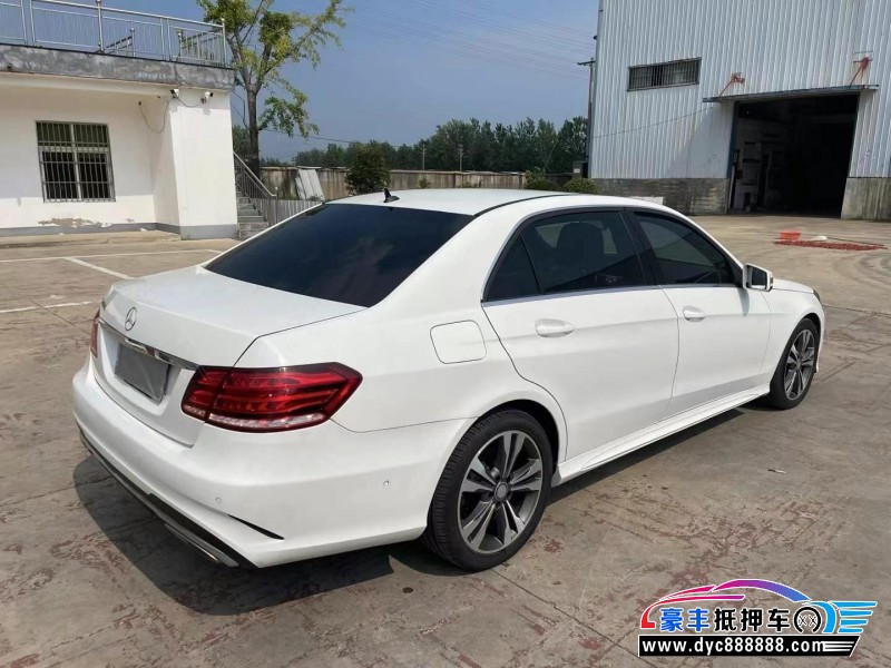 14年奔驰E轿车抵押车出售