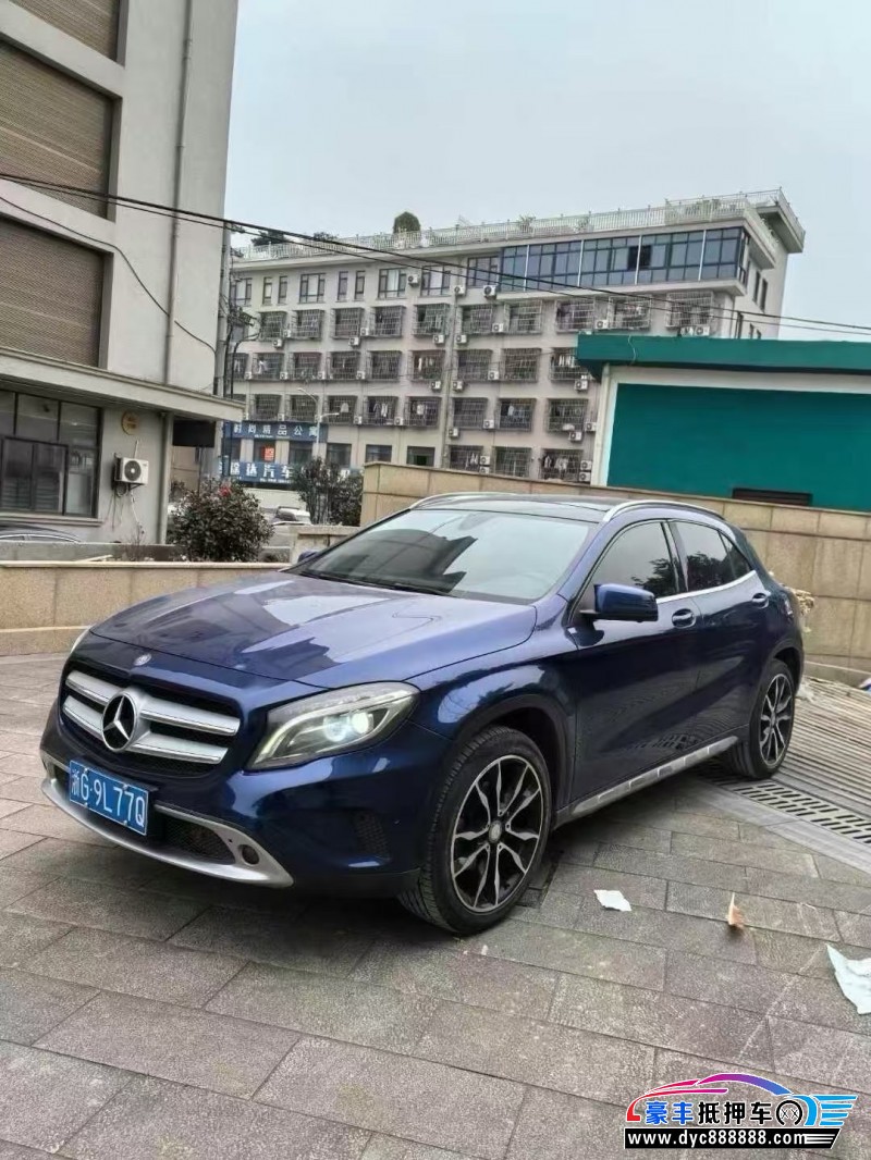 17年奔驰GLA轿车抵押车出售