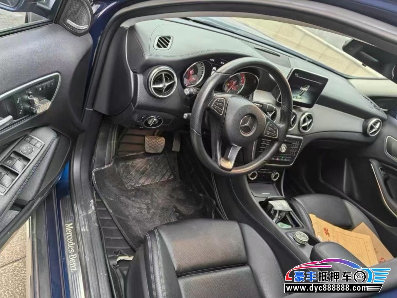 17年奔驰GLA轿车抵押车出售