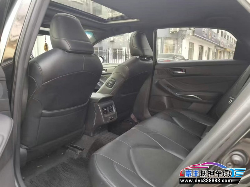 20年丰田亚洲龙轿车抵押车出售