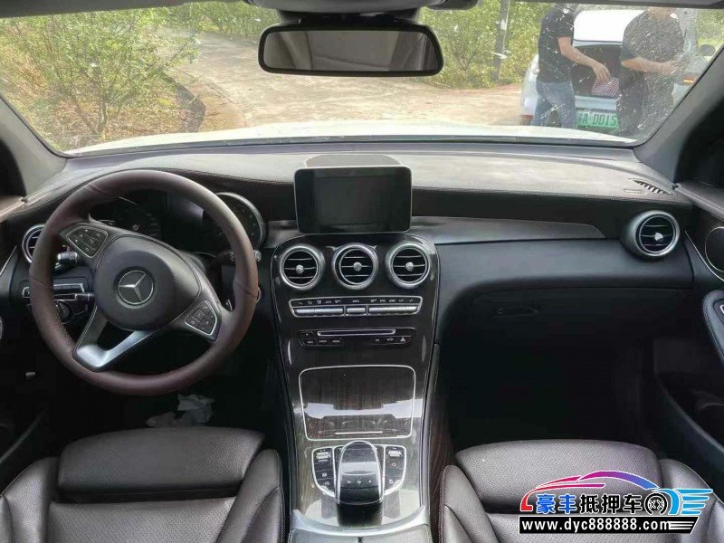 17年奔驰GLCSUV抵押车出售