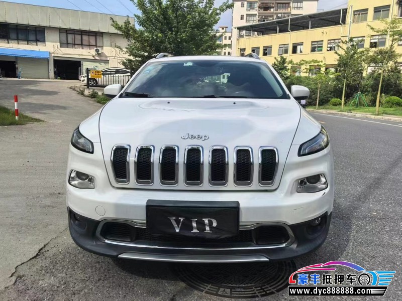 抵押车出售18年Jeep自由光轿车