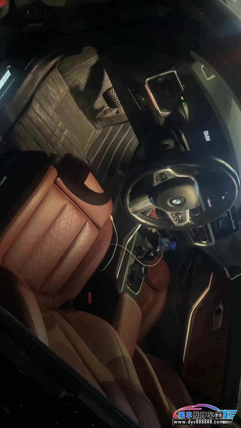 21年宝马3系轿车抵押车出售