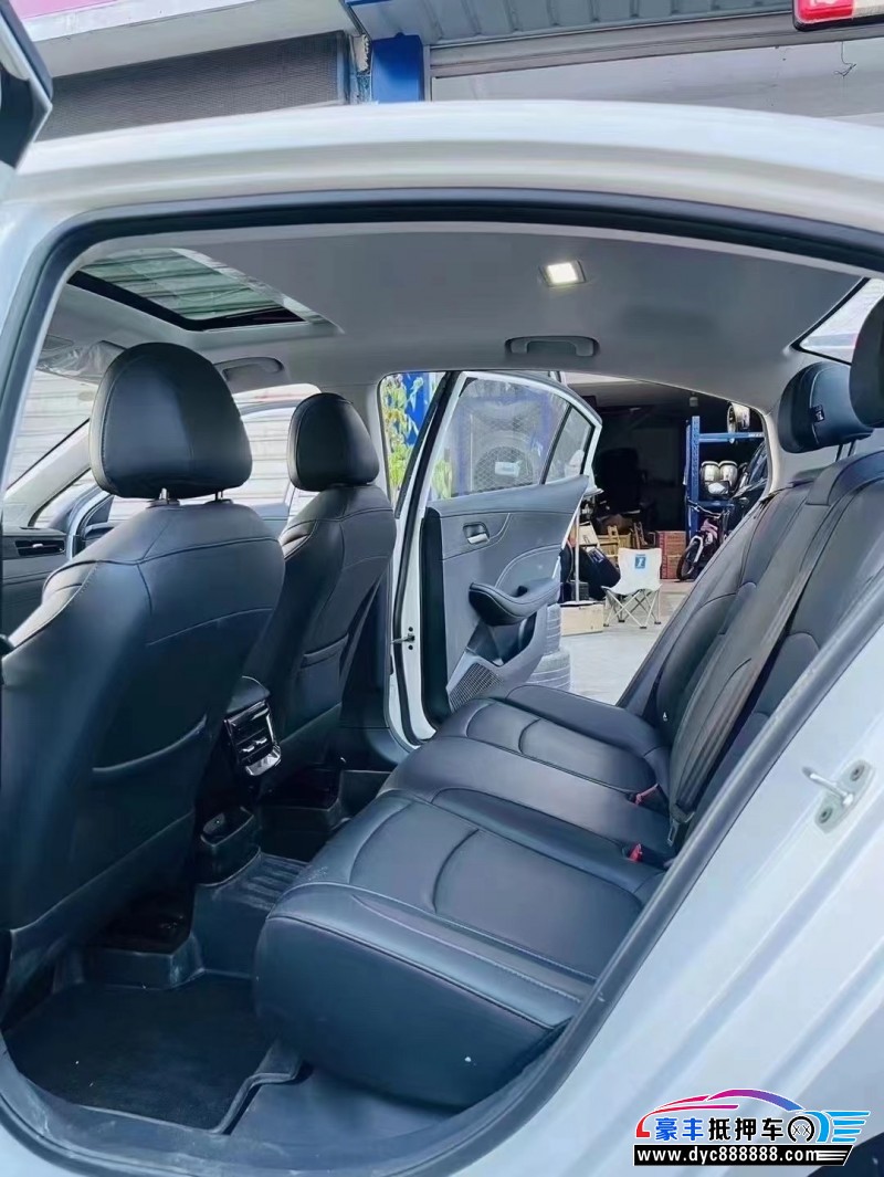 24年荣威i5轿车抵押车出售