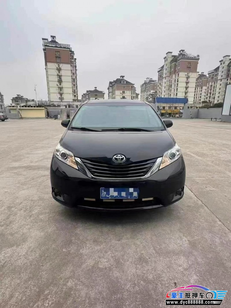 18年丰田塞纳轿车抵押车出售