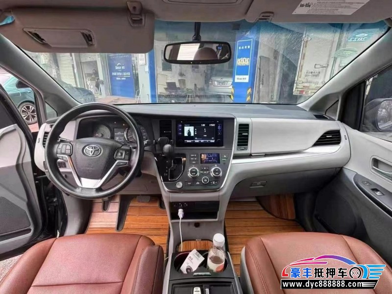 18年丰田塞纳轿车抵押车出售