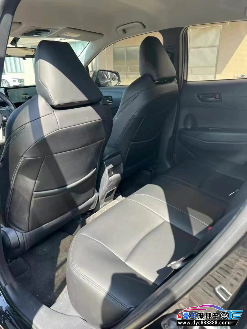 23年丰田锋兰达轿车抵押车出售