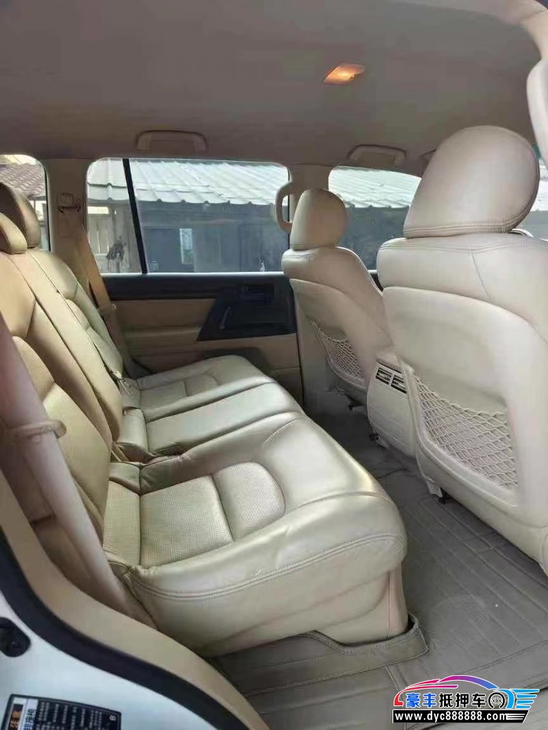 17年丰田兰德酷路泽（陆巡）轿车抵押车出售