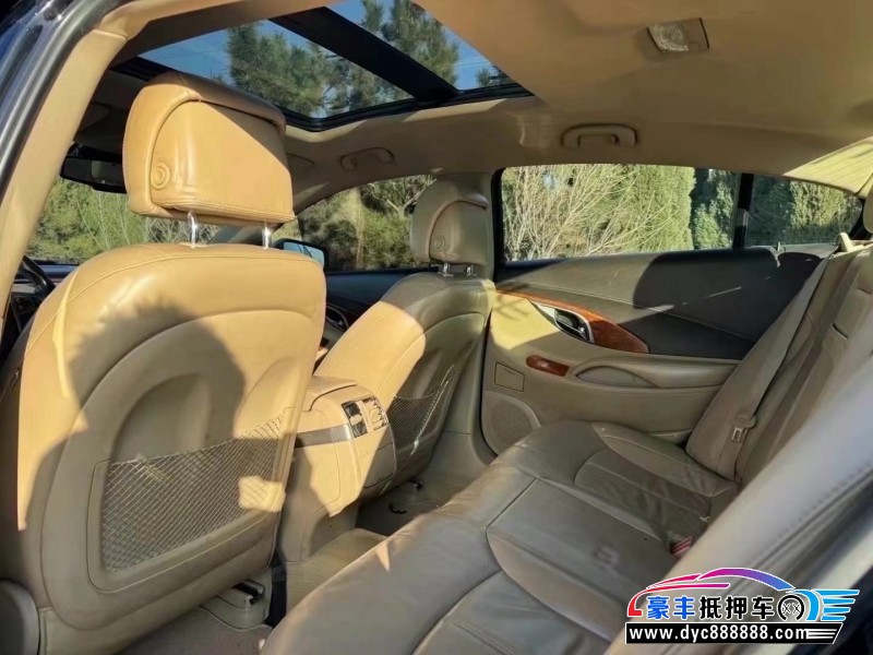 10年别克君越轿车抵押车出售