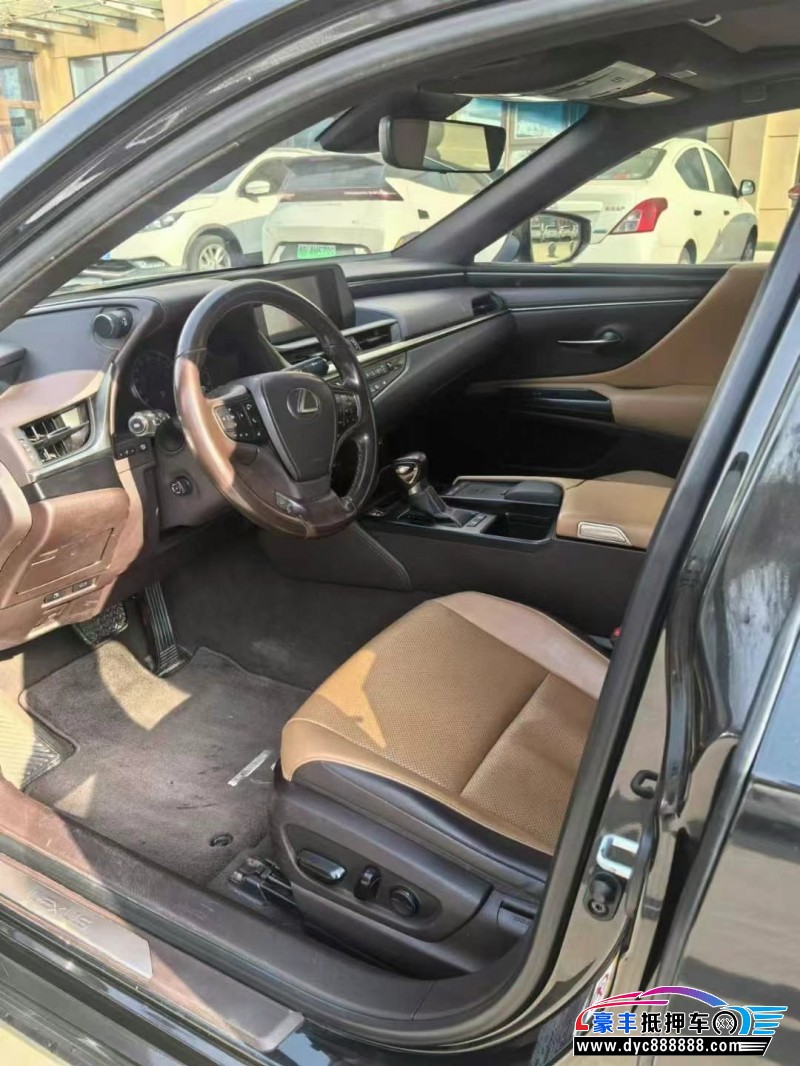 19年雷克萨斯ES轿车抵押车出售
