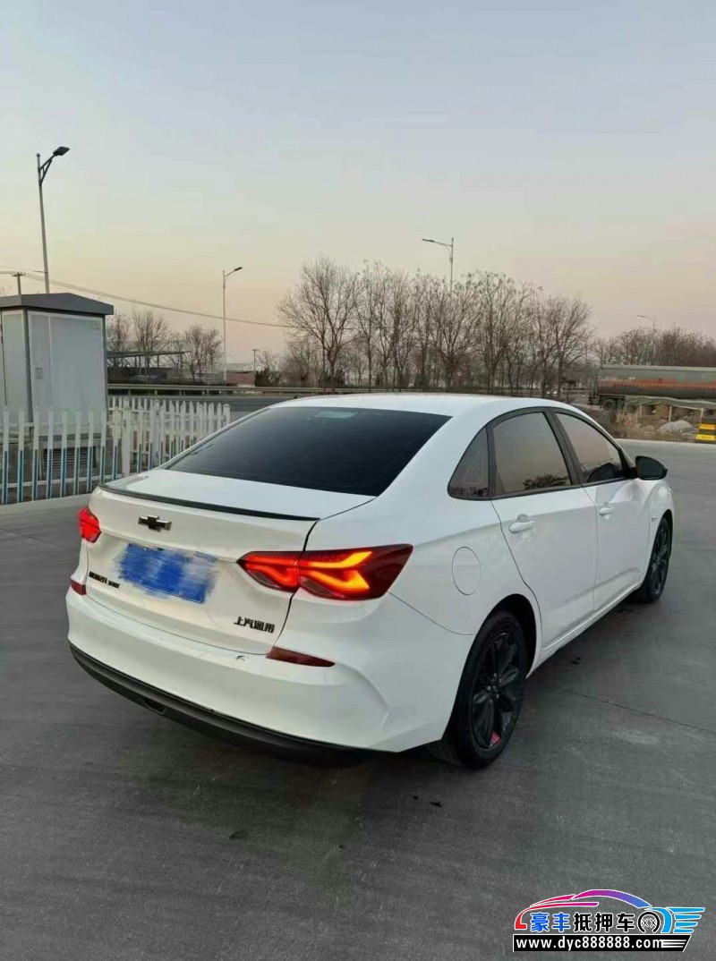 20年雪佛兰科鲁泽轿车抵押车出售