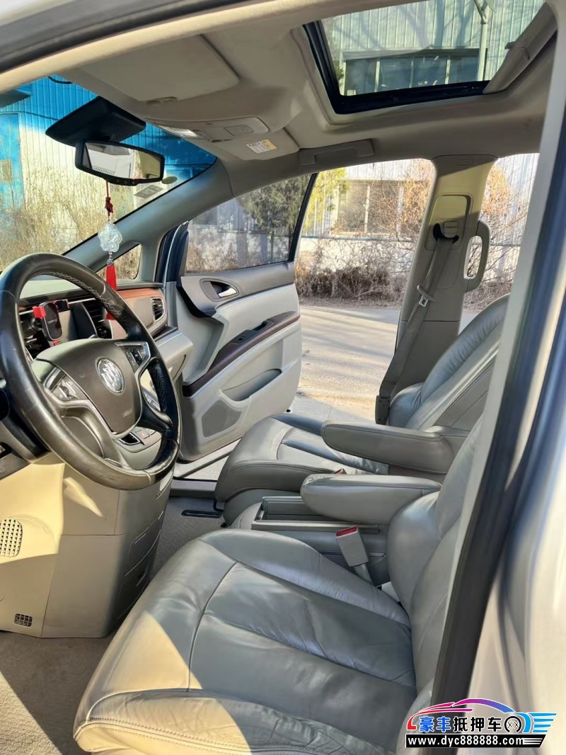 14年别克GL8轿车抵押车出售