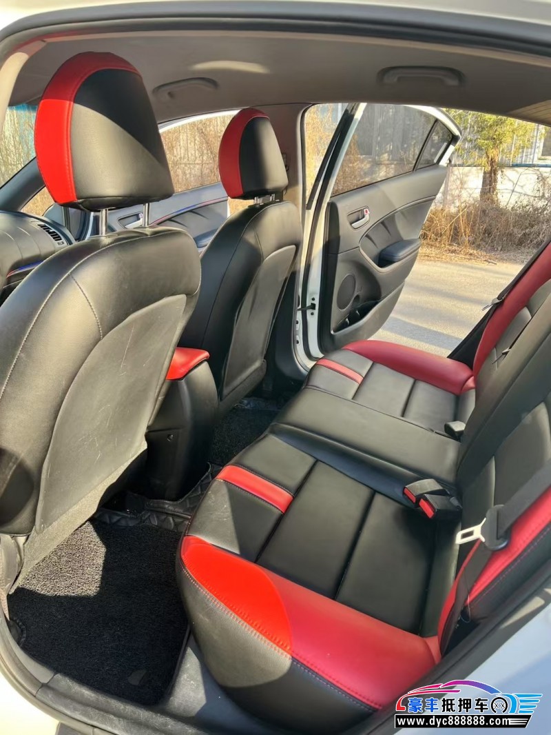 18年起亚K3轿车抵押车出售