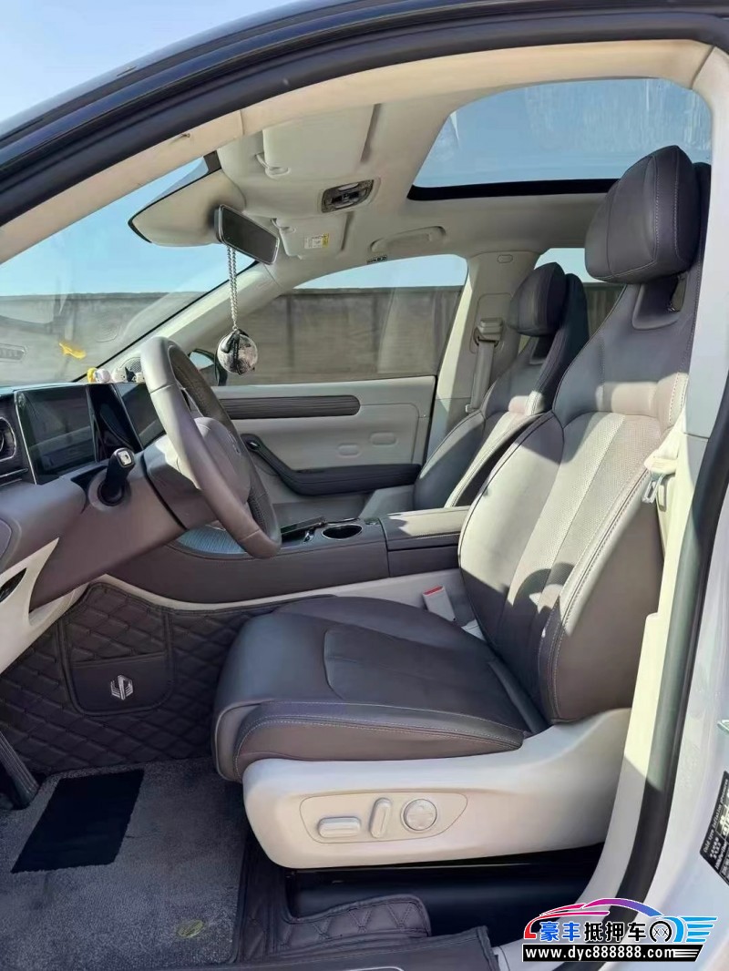 23年零跑C11轿车抵押车出售