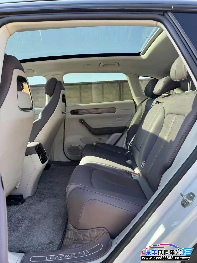 23年零跑C11轿车抵押车出售