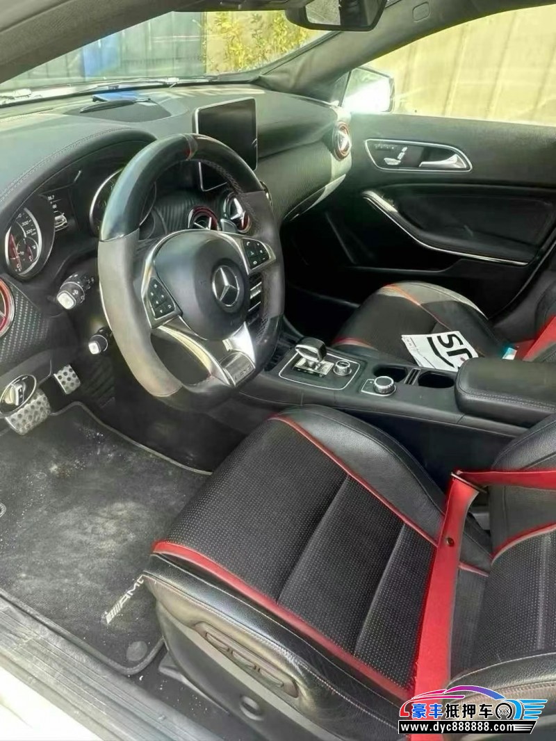 16年奔驰A级AMG轿车抵押车出售