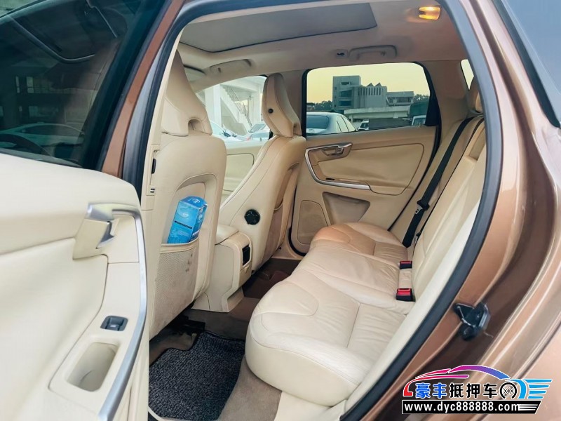 11年沃尔沃XC60轿车抵押车出售