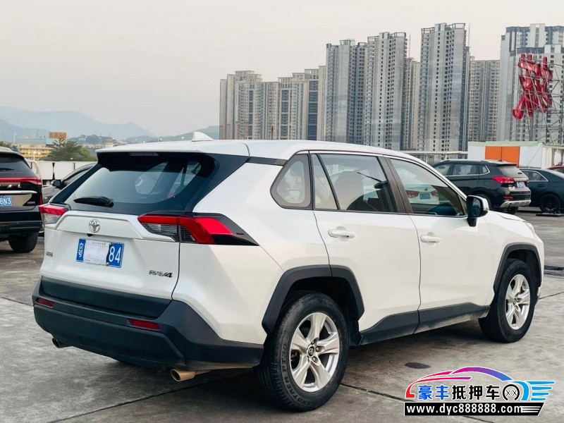21年丰田RAV4轿车抵押车出售