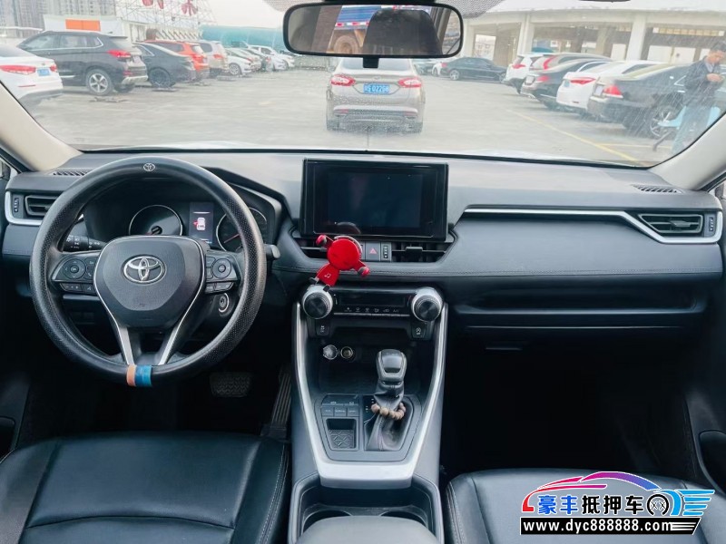 21年丰田RAV4轿车抵押车出售