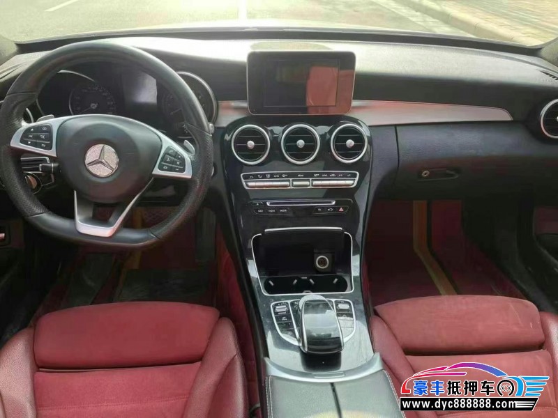 18年奔驰C轿车抵押车出售