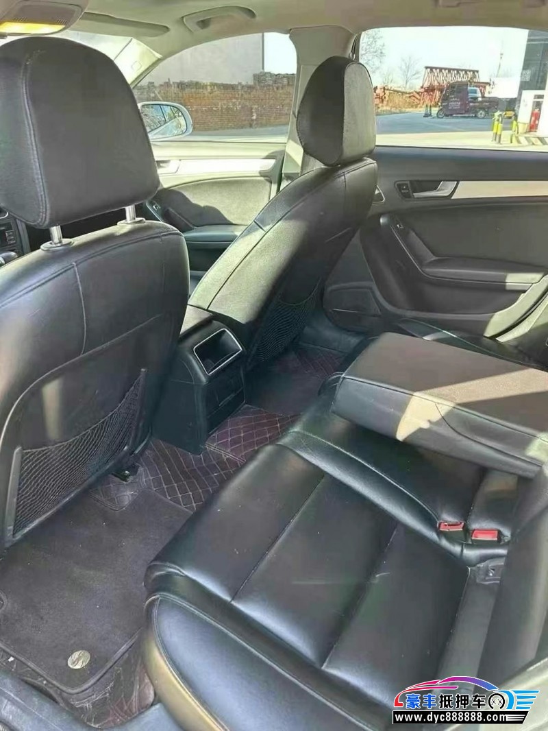 13年奥迪A4L轿车抵押车出售