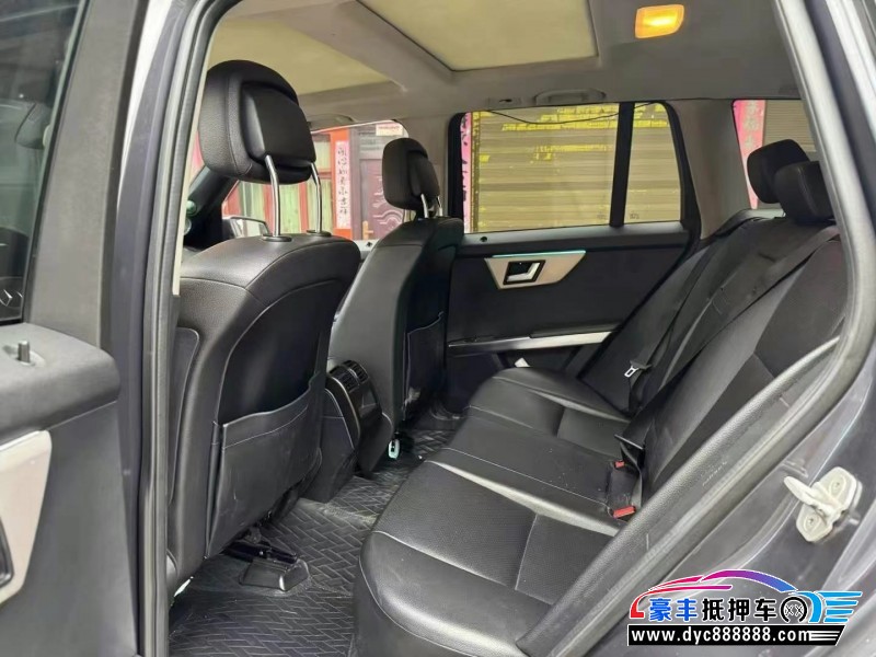 13年奔驰GLK轿车抵押车出售