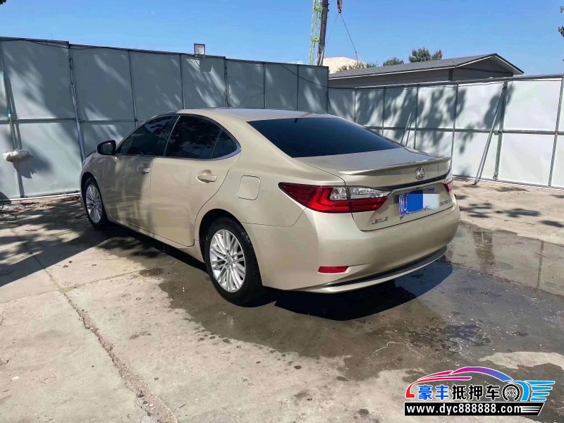 17年雷克萨斯ES轿车抵押车出售