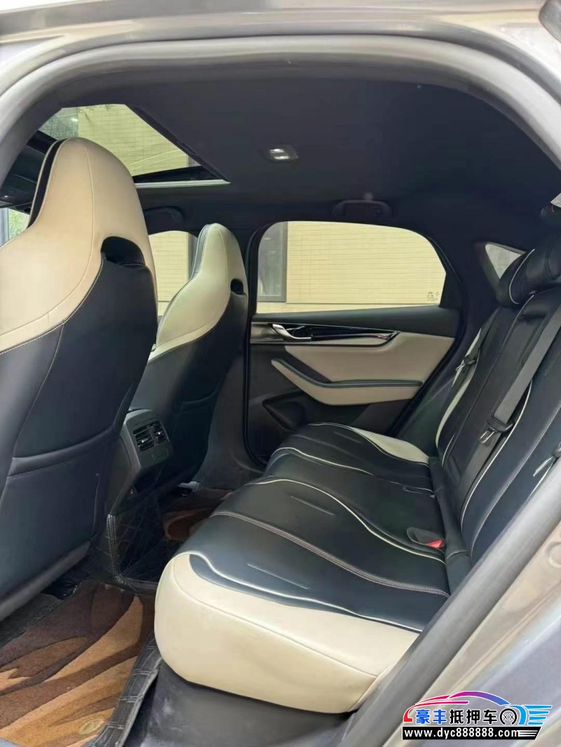 21年比亚迪秦轿车抵押车出售