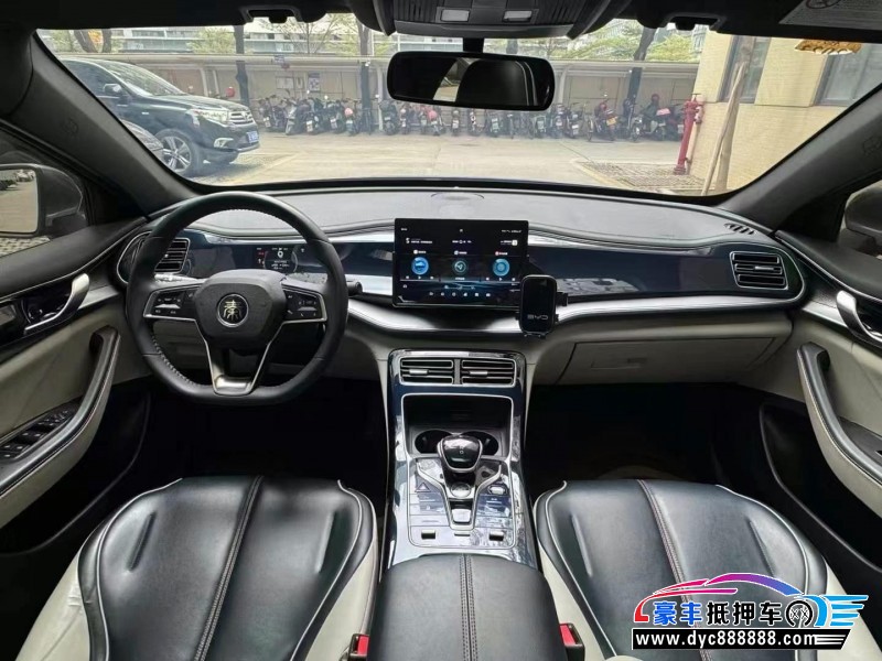 21年比亚迪秦轿车抵押车出售